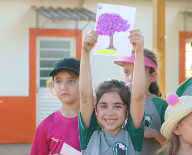 Educao Infantil do Anglo comemora chegada da Primavera e Dia da rvore